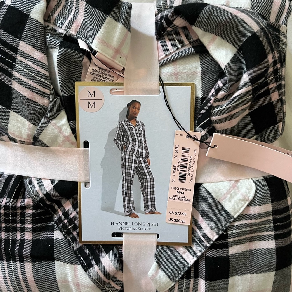Victoria’s Secret pajama set- Medium